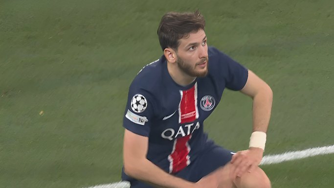 恩里克教巴黎边锋像后卫防守每天练盘带射门