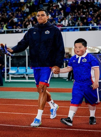 多图流：申花名宿莫雷诺现身球队主场并参观俱乐部基地