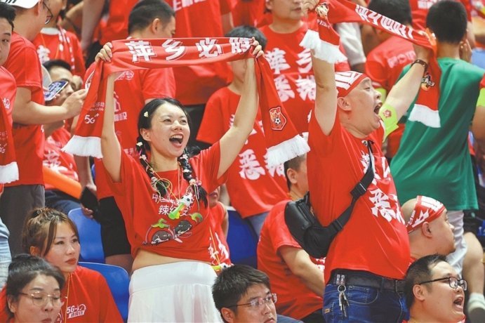 赣超真“干”起来咧！宜春vs萍乡点球起冲突，你怎么看？