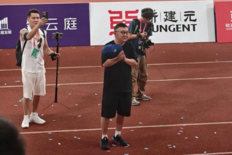 乐播小将与董教徒：网络上的指点江山者